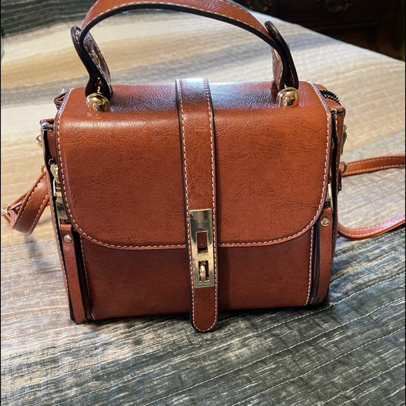 Small brown crossbody purse - Picture 2 of 8